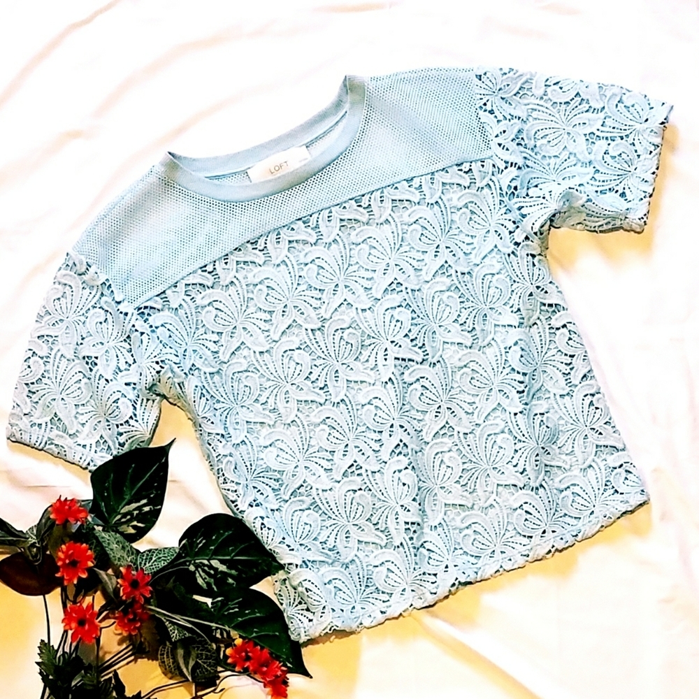 NWOT LOFT crochet floral lace light blue short sleeve boxy top - Picture 2 of 10